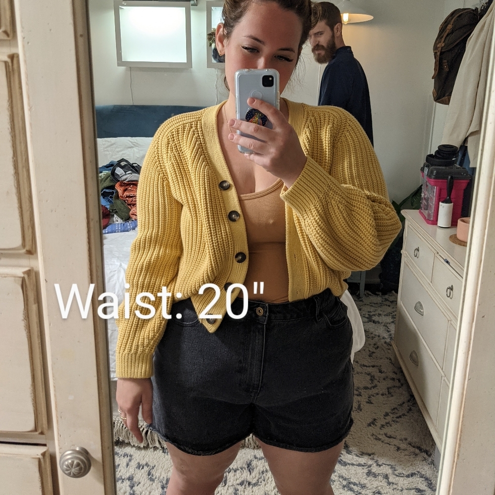 90s Mom Shorts